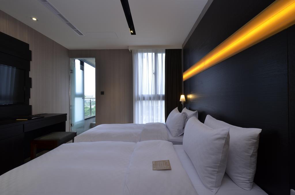 Hotel Cube Taichung Dış mekan fotoğraf