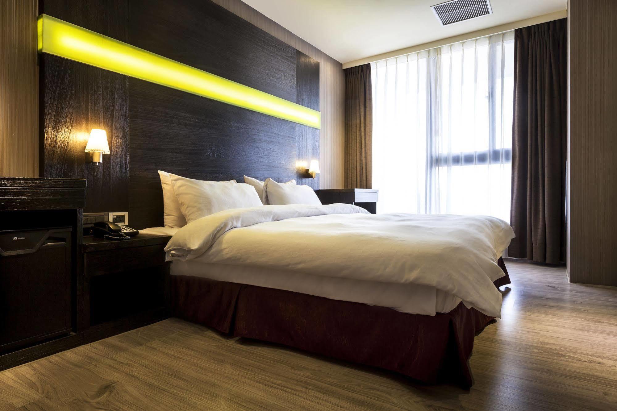 Hotel Cube Taichung Dış mekan fotoğraf
