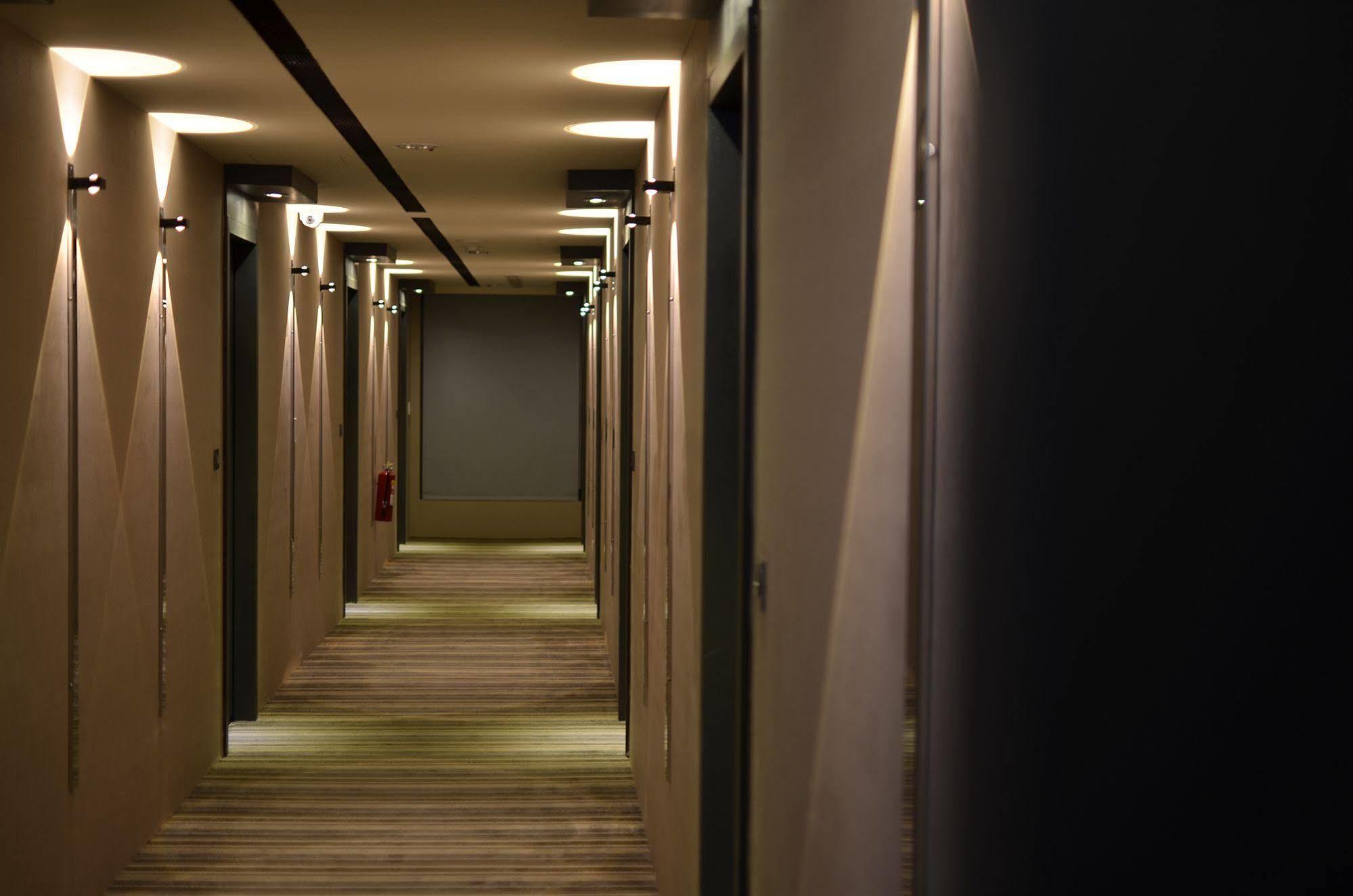 Hotel Cube Taichung Dış mekan fotoğraf